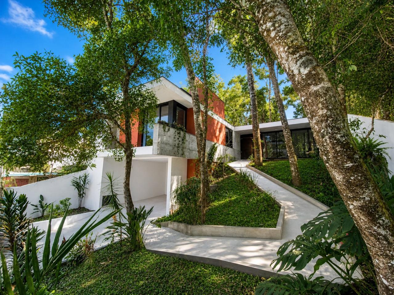 Fotografia 1 · Casa a Venda Alto Padrão no Barreirinha · Barreirinha